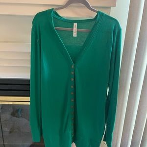 Zenana Outfitters snap-button sweater